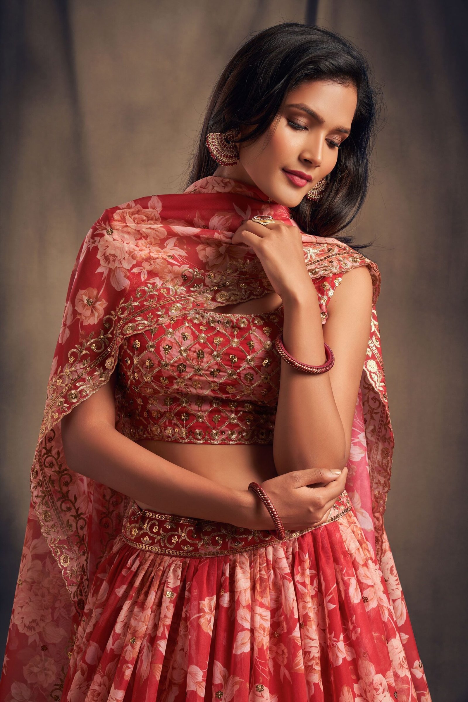 Shraddha Kapoor Red Floral Printed Organza Wedding Wear Lehenga Choli - Image 2