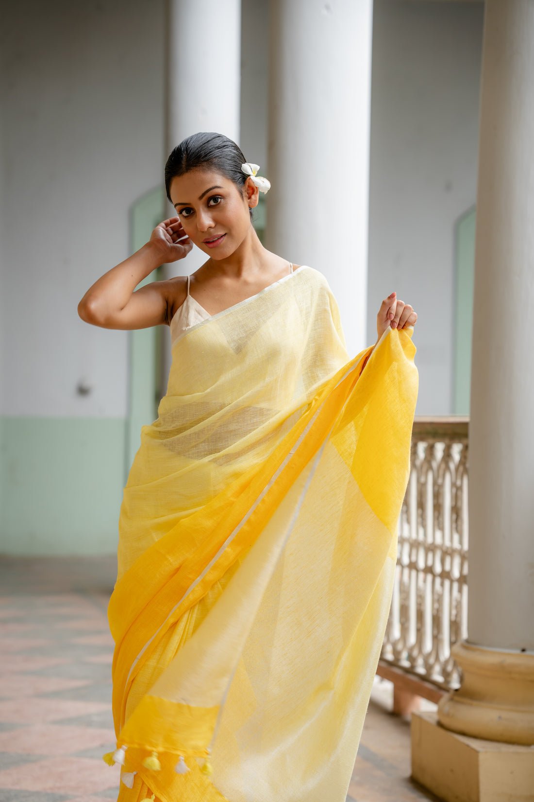 Sun Kissed Beauty Linen Sari - Image 3