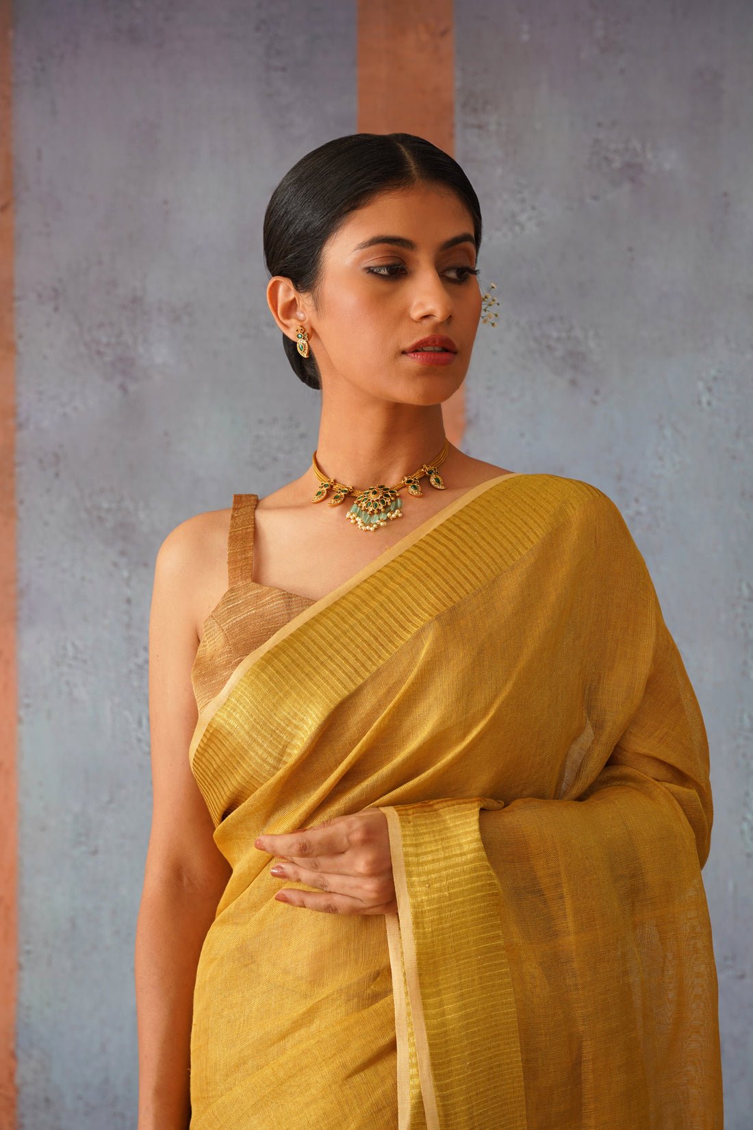Golden Diva Tissue Linen Sari - Image 3