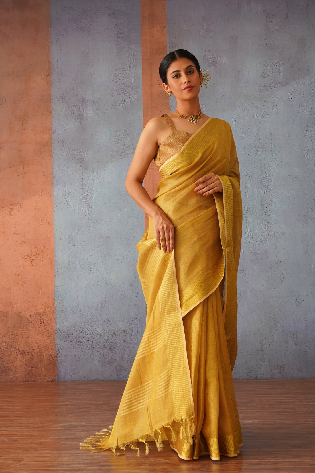 Golden Diva Tissue Linen Sari - Image 4