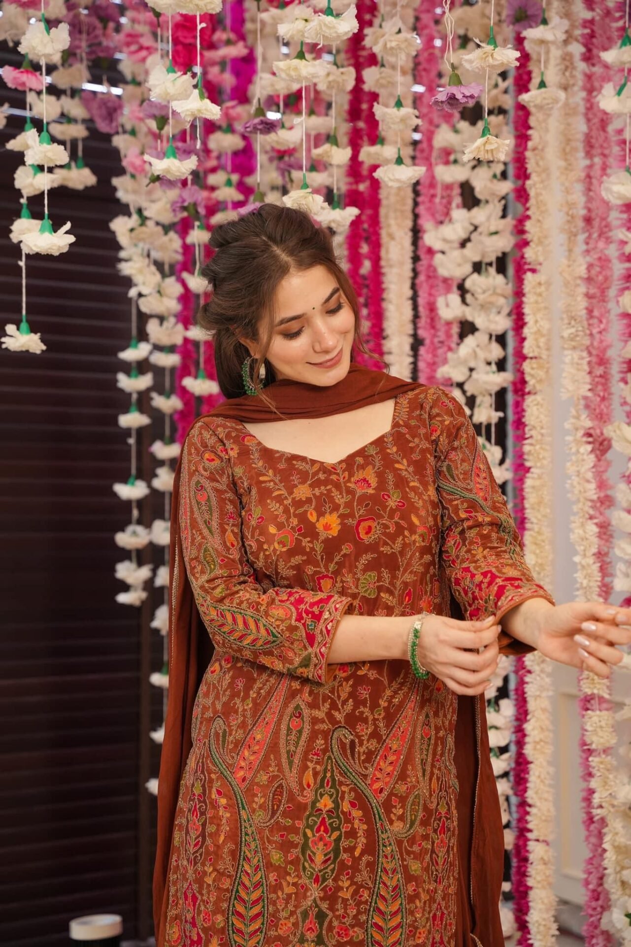 Caramel classic heavy embroidered suit set - Image 3