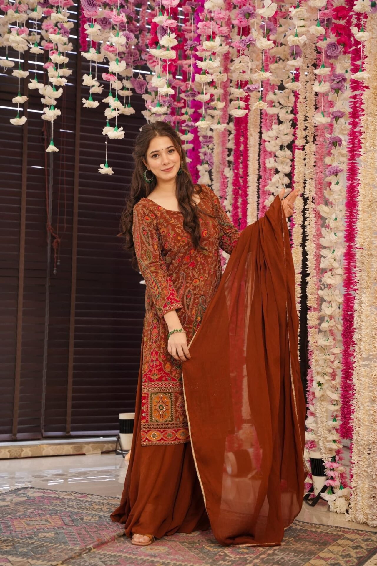 Caramel classic heavy embroidered suit set - Image 4