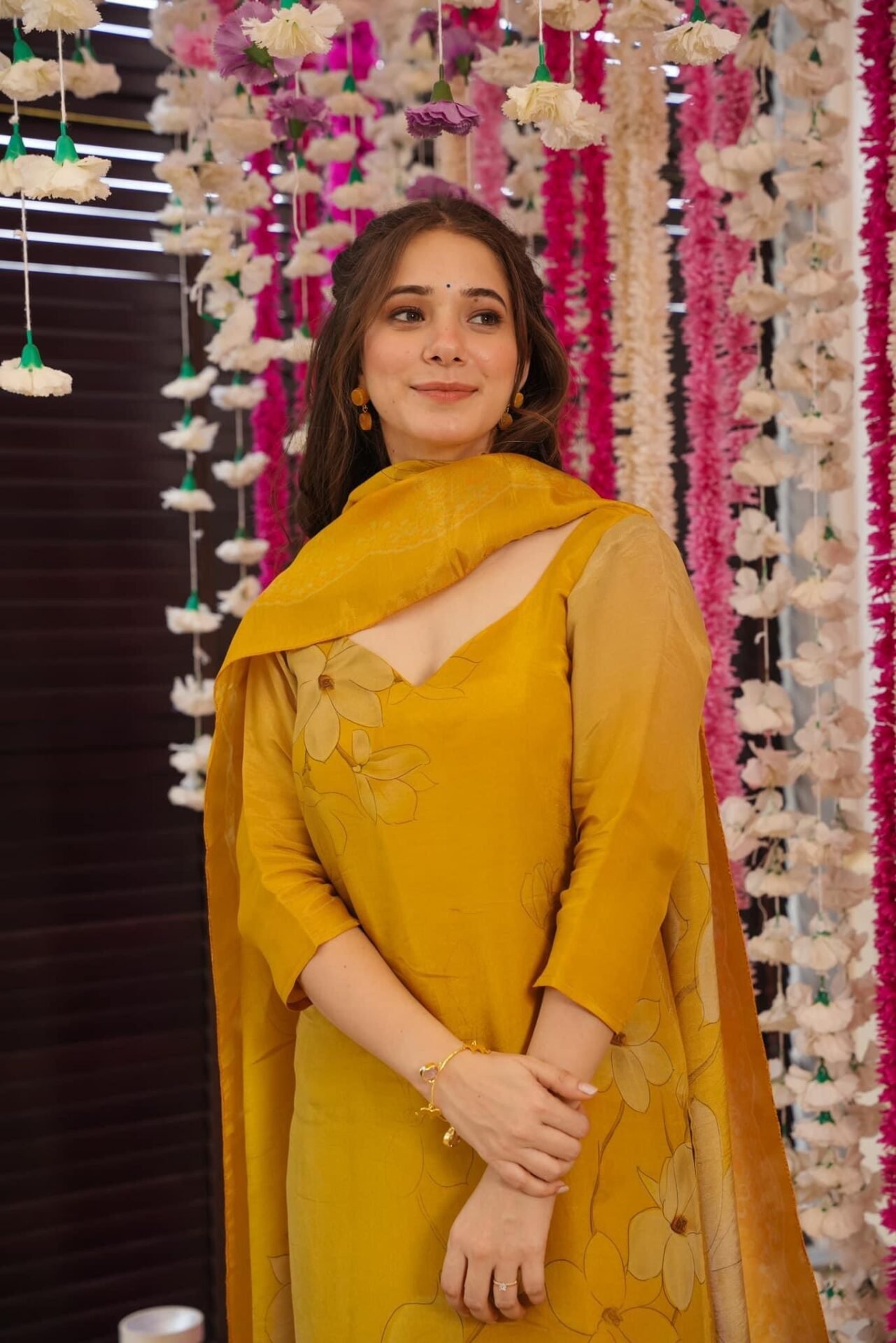 Meera yellow Kurta set - Image 3