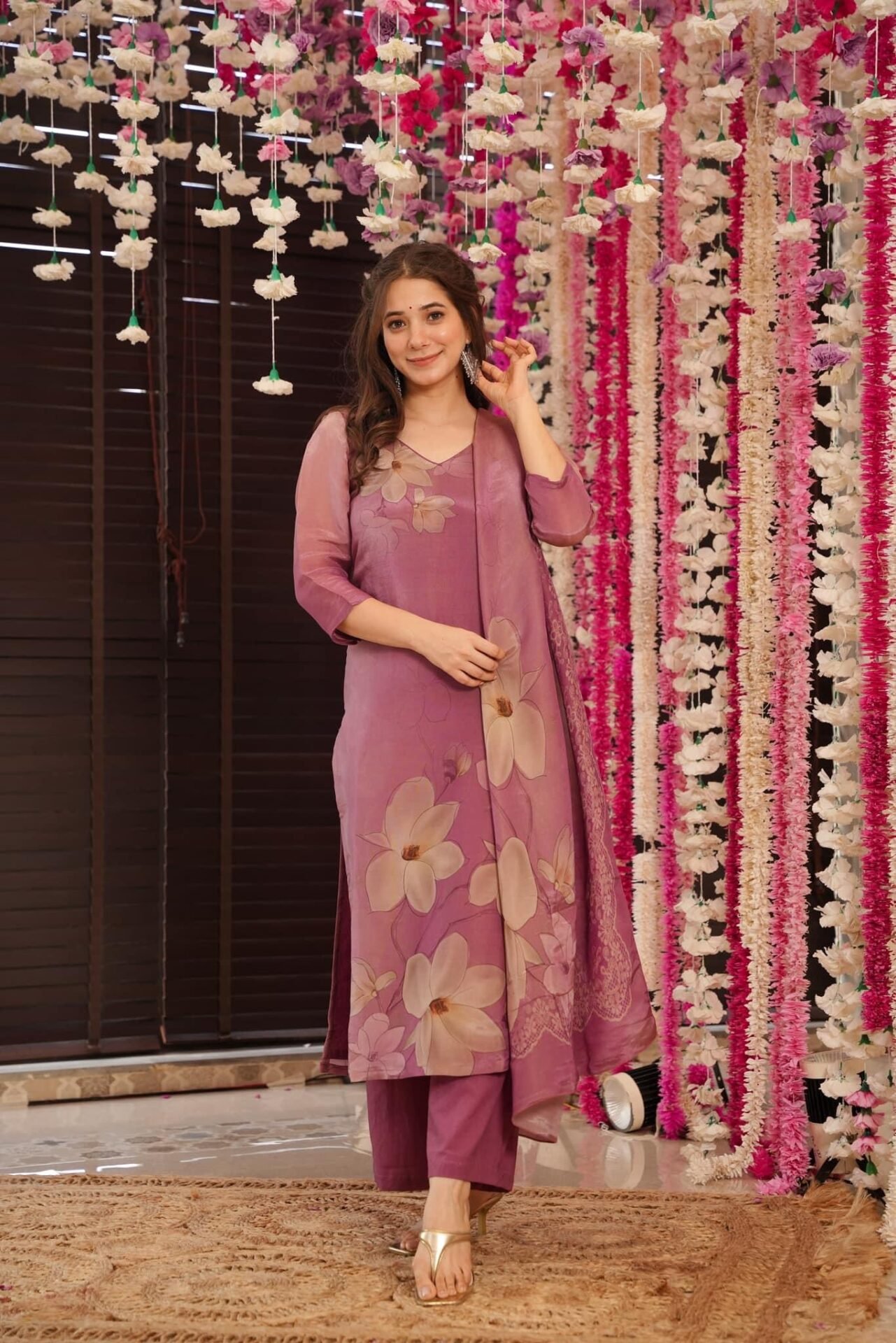 Rabia glow floral kurta set - Image 4
