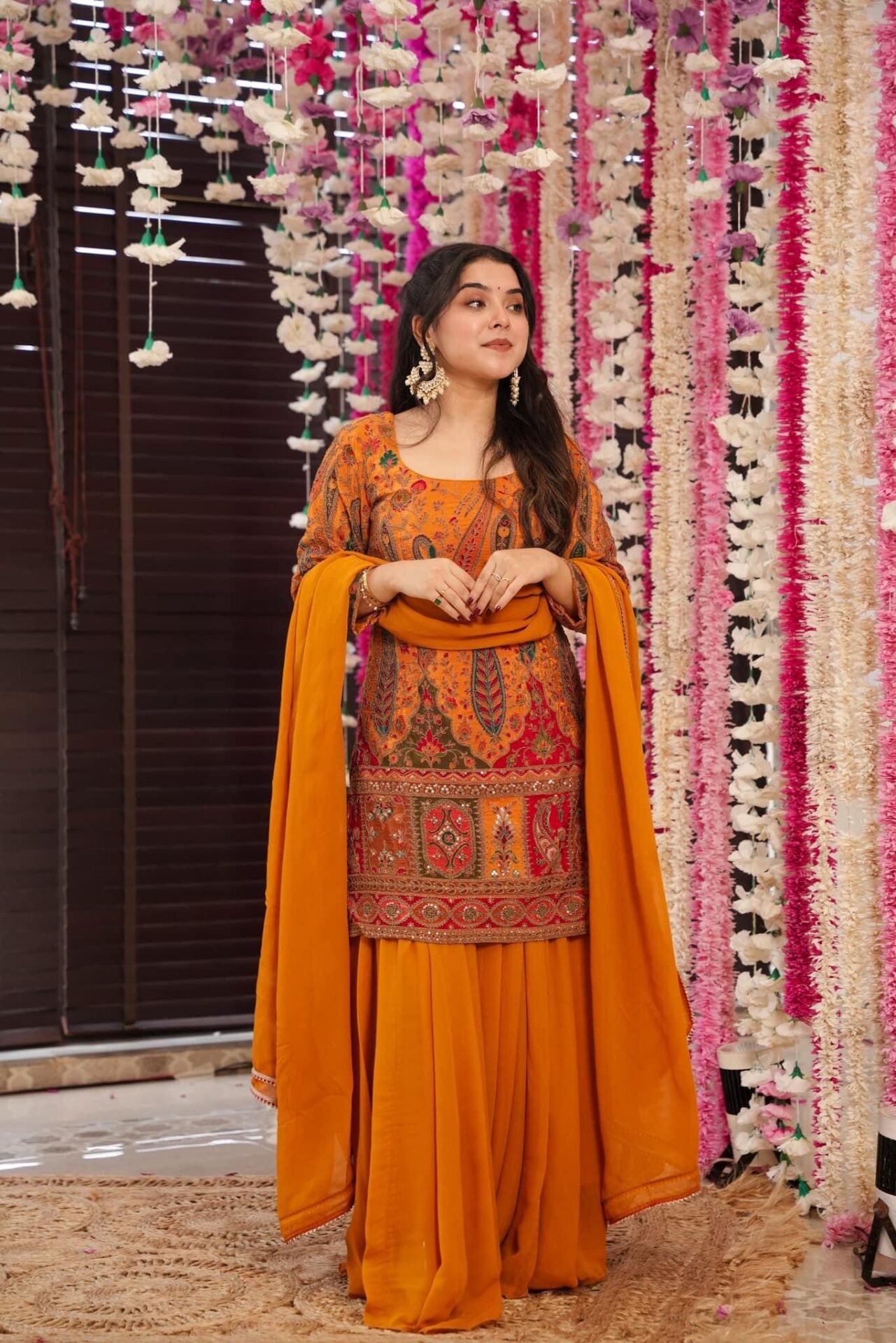 Vidya heavy embroidered suit set - Image 2