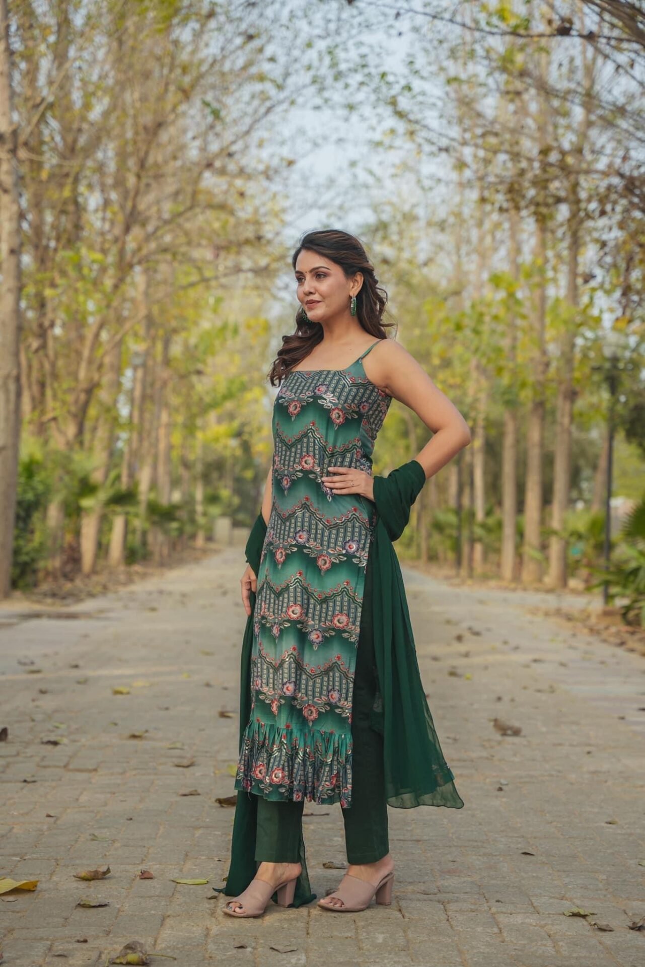GREEN UPADDA STRAIGHT SUIT SET - Image 2