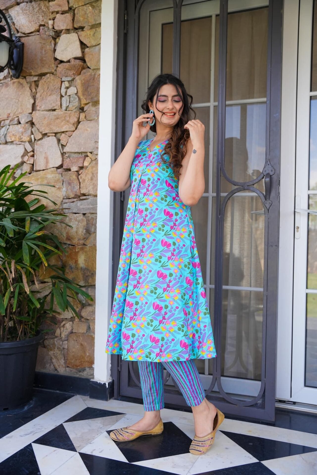 VEDIKA COTTON KURTA SET - Image 4