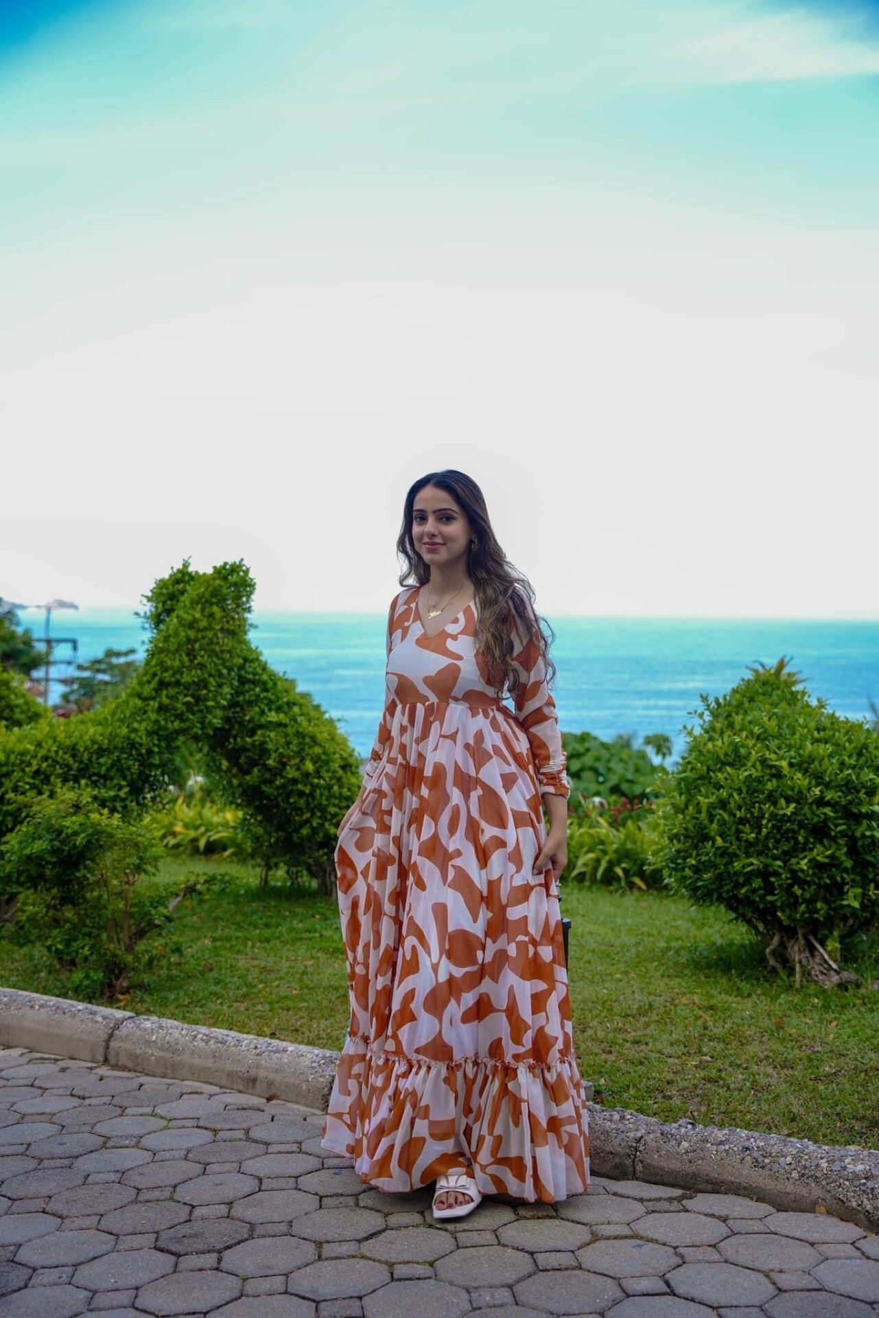 Camellia georgette dress - Image 2