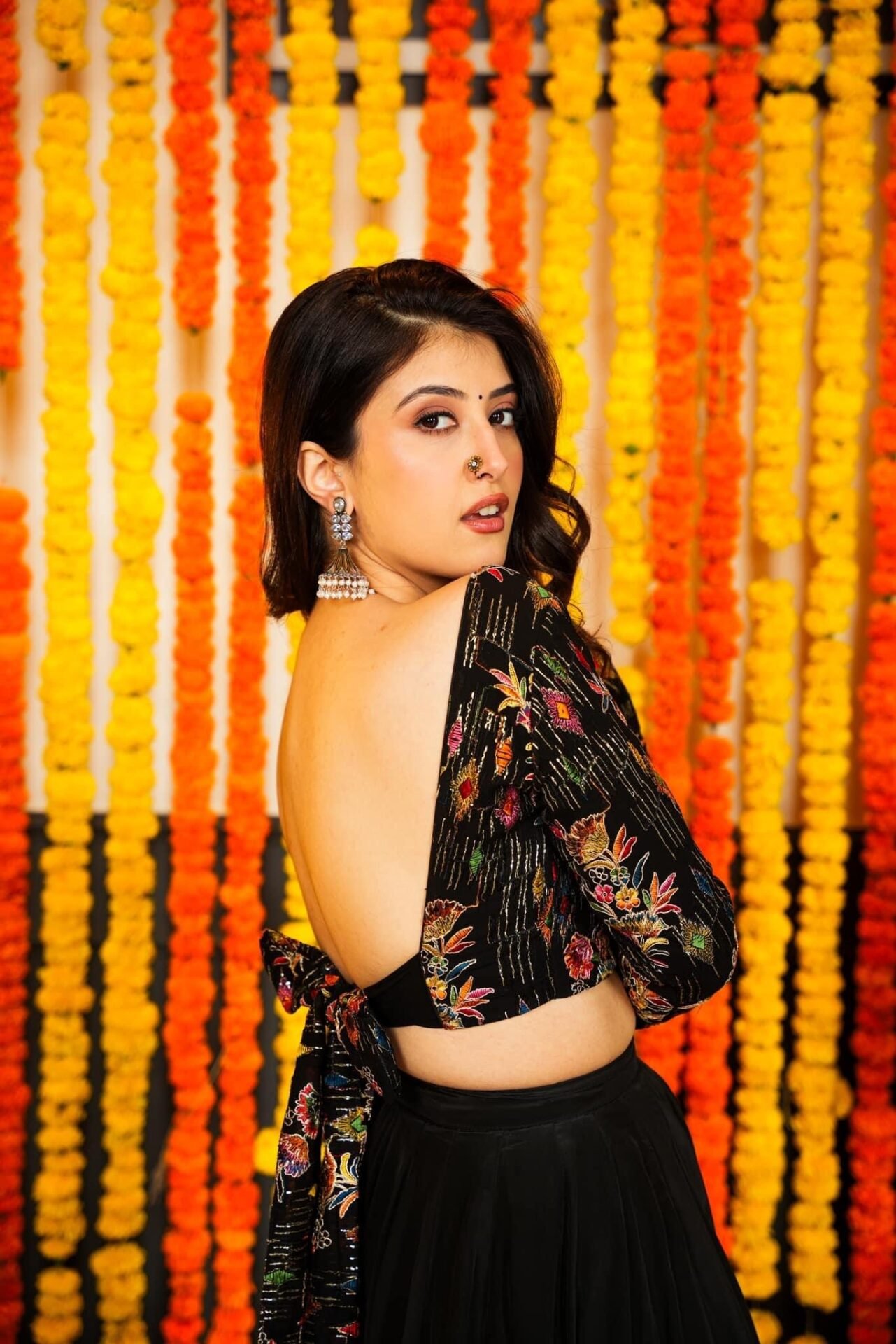 Infinite Black SKIRT ATTIRE - Image 2