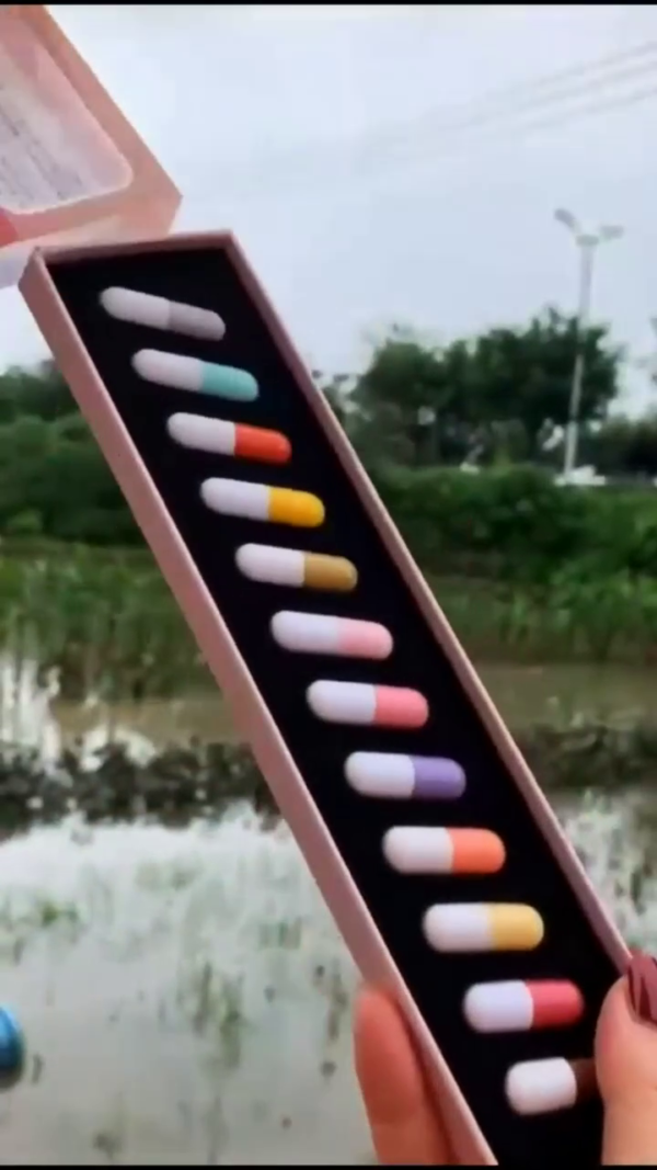 Vibrant Multi-Color Capsule-Shaped Lipstick Set – 12-Piece Matte & Moisturizing Lip Color Collection in Compact Pill-Shaped Design, Portable and Gift-Ready for On-the-Go Glam