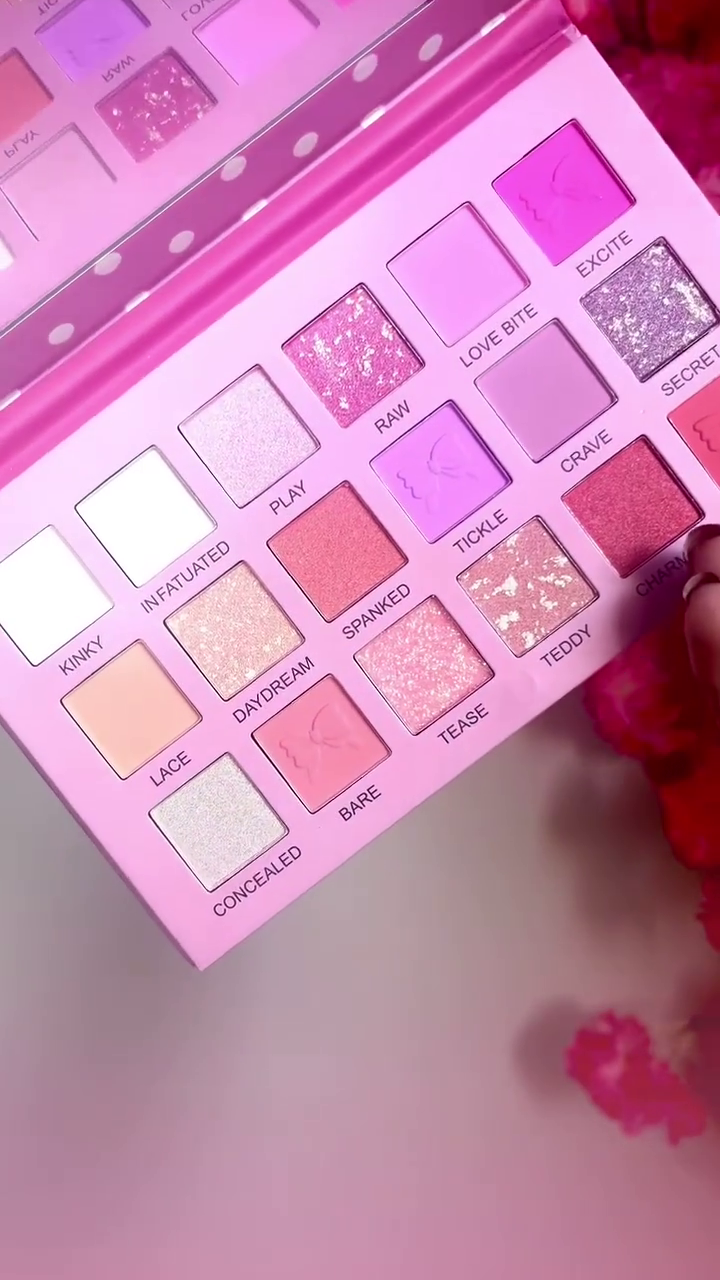 Minnie Mouse Limited Edition 18-Color Eyeshadow Palette – Playful Pink-Toned Matte, Shimmer, and Glitter Finishes in a Cute Polka Dot Packaging with Mirro - Image 2