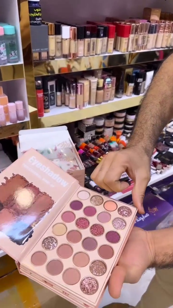 All-in-One Professional Makeup Palette – 3-Layer Kit Featuring 24 Highly Pigmented Eyeshadows, 6 Radiant Highlighters, and 9 Contour & Setting Powders for Full Face Glam