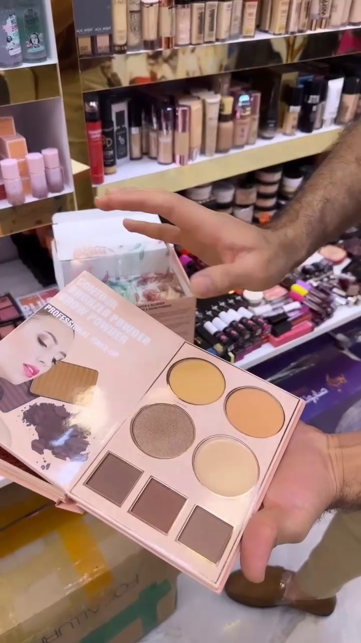 All-in-One Professional Makeup Palette – 3-Layer Kit Featuring 24 Highly Pigmented Eyeshadows, 6 Radiant Highlighters, and 9 Contour & Setting Powders for Full Face Glam - Image 3