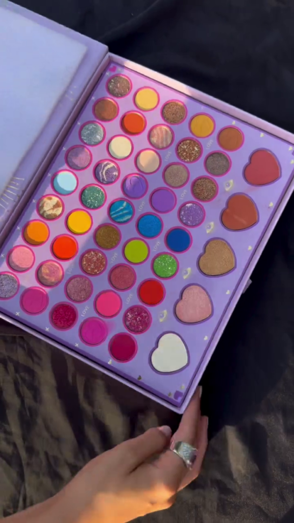 All-in-One Dreamy Makeup Gift Set with 54 Eyeshadows, Heart-Shaped Face Shades, Lip Colors, and Tools – Artistic Box Design for Creative Looks, Daily Glam, and Gifting - Image 2